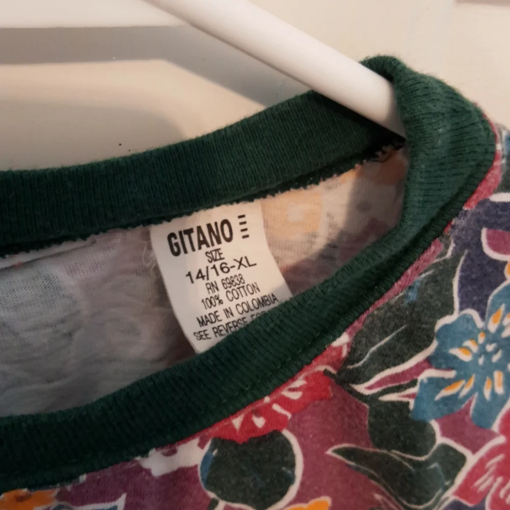 Girls T-shirt Gitano XL 14/16 Multi- Floral purple, blue -‎ Preloved